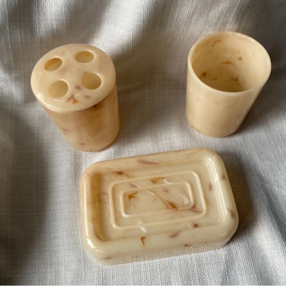 Vintage Marbleized Hard Plastic 3-Piece Bathroom Set!